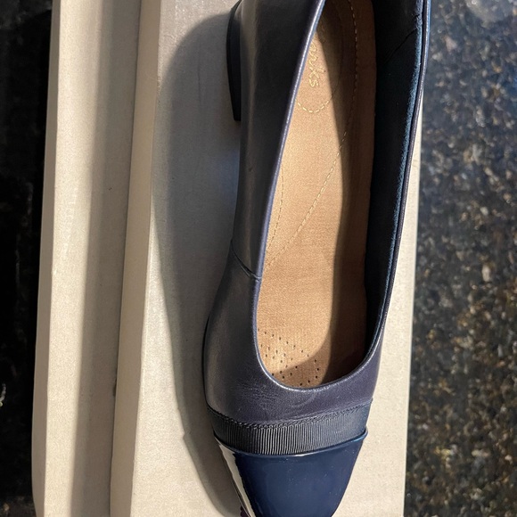 Clark’s navy flat - Picture 3 of 4